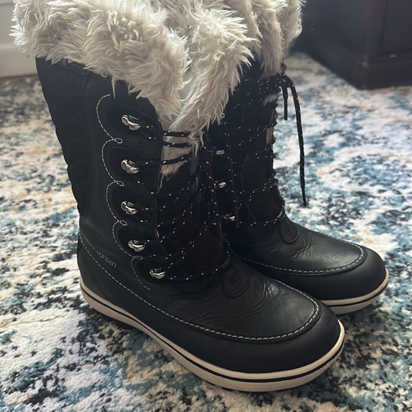 Boots - Picture 3 of 3